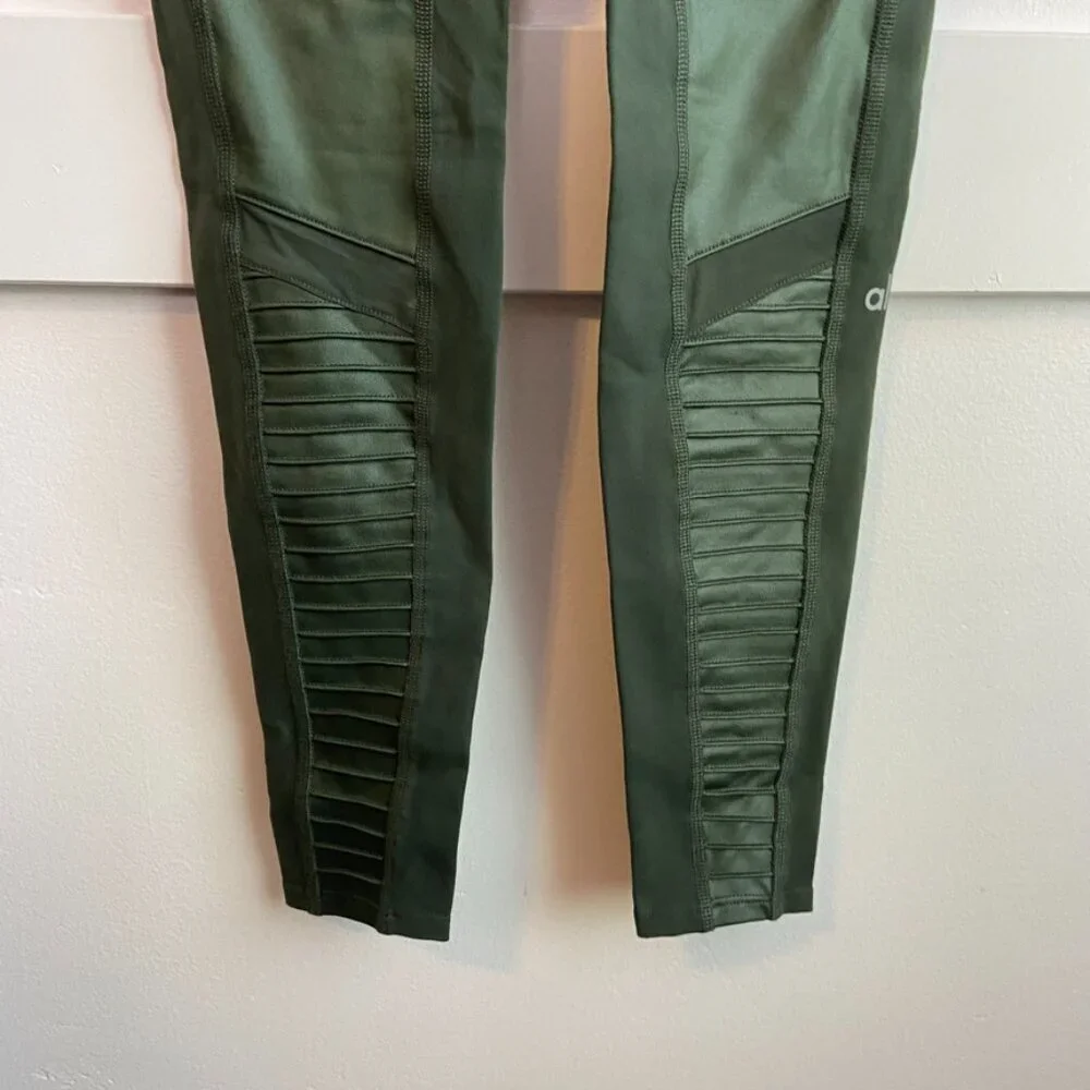 NWOT Alo Yoga Hunter Green High Waist Moto Leggings